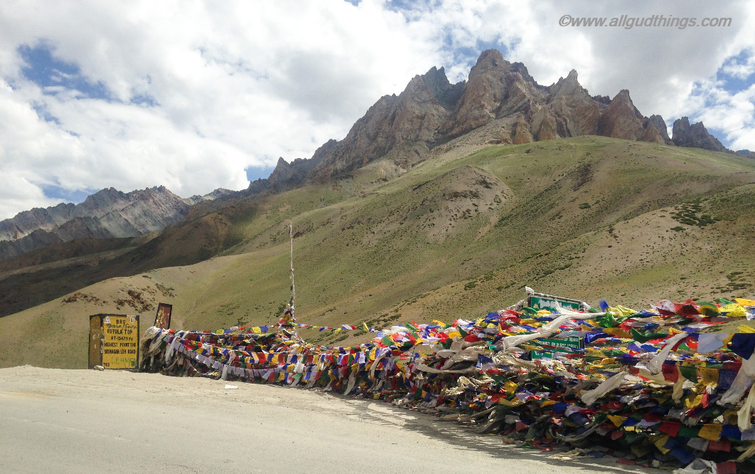 Fotu La top: Srinagar Leh Highway