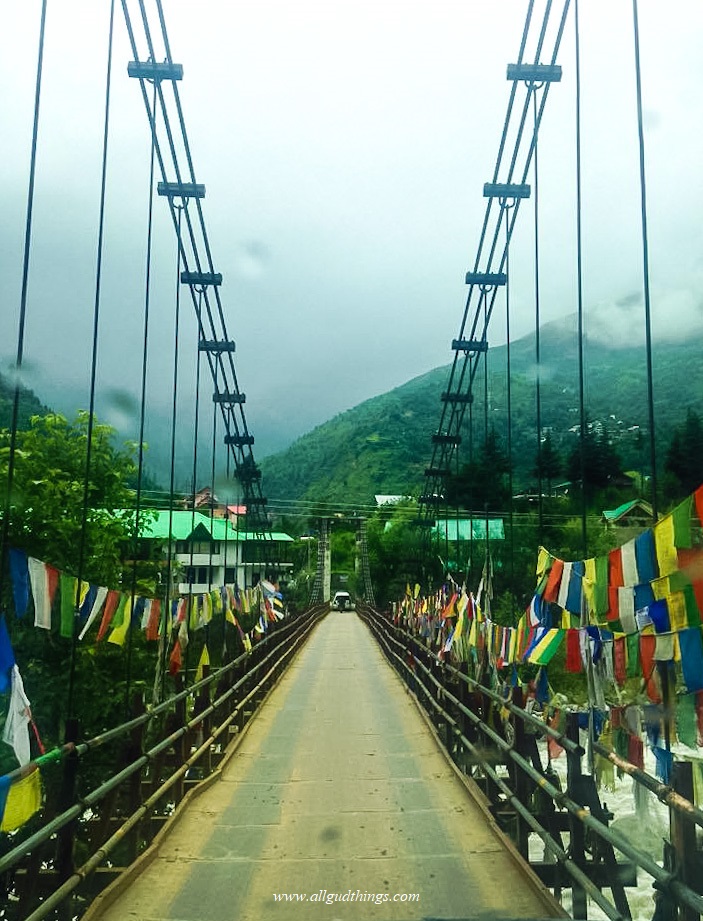 Bridge connecting old manali to new manali