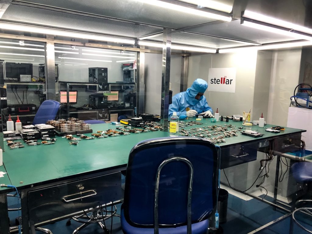 Stellar Data Recovery - Class 100 Clean Room
